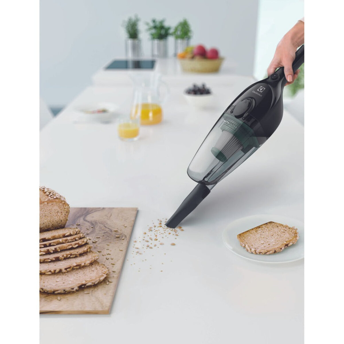 Aspiradora Vertical Electrolux STK12 1.2L- Con 2 Boquillas-4